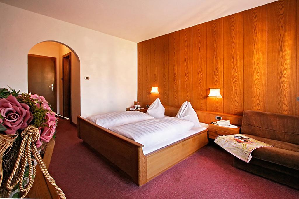 Hotel Schonbrunn 3*